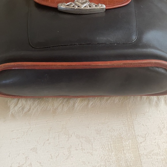 Brighton Leather Shoulder Bag - Picture 6 of 8